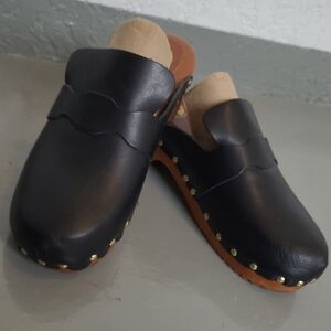 Leather Clogs New 9
